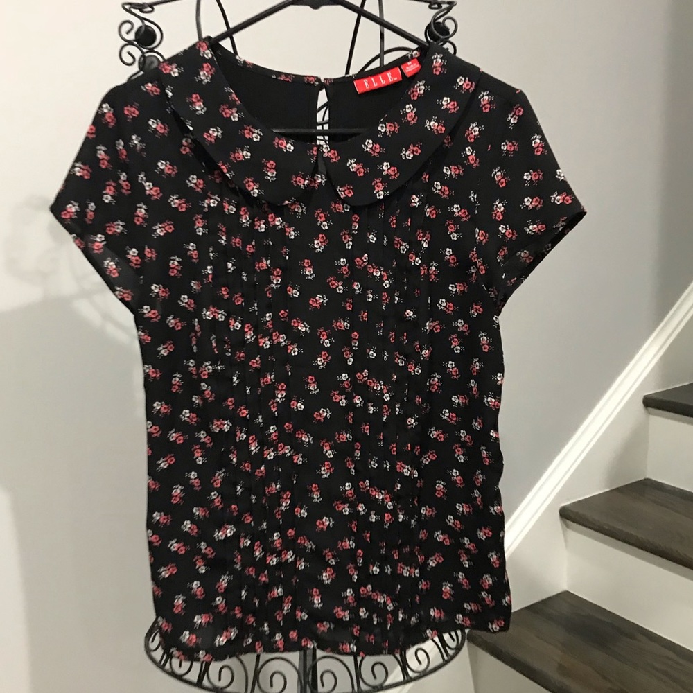 Elle Woman’s Shirt Size Medium